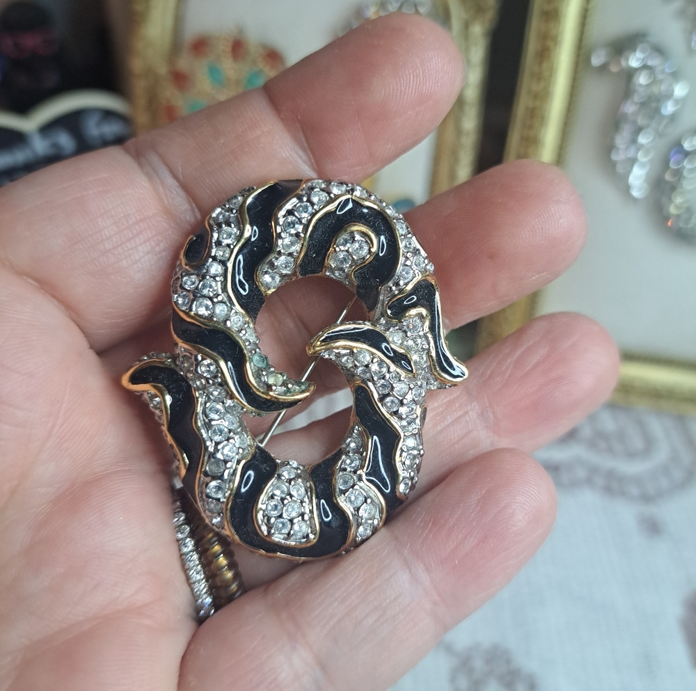 Vintage Black and Gold Crystal Brooch